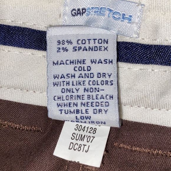 ✅Gap stretch brown capris w/button, hook&eye, zip closures, front /back pockets🤎 - Picture 7 of 7
